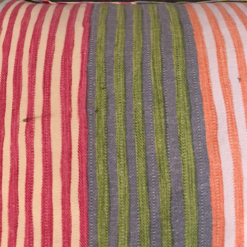 2 custom made 18-19 inch square pillows with removable down inserts - Picture 5 of 6